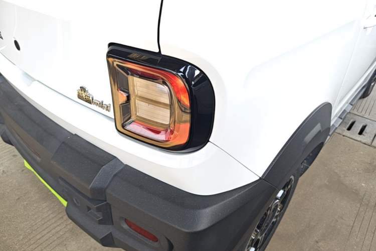 Used Geely Galaxy Panda 2024 200km Panda Rider Right Rear Taillight