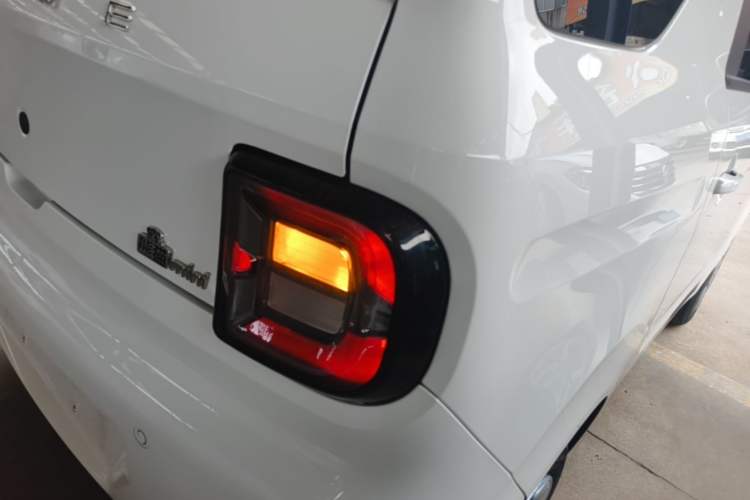 Used Geely Galaxy Panda 2024 Panda Mini 200km Longteng PRO Edition Right Rear Taillight