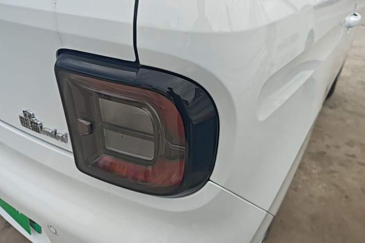 Used Geely Galaxy Panda 2024 Panda Mini 200km Endurance Bear Right Rear Taillight