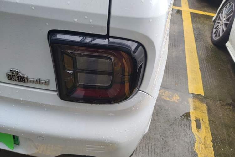 Used Geely Galaxy Panda 2024 Panda Mini 200km Dragon Edition Right Rear Taillight