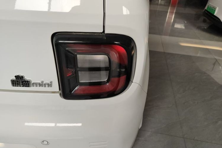 Used Geely Galaxy Panda 2024 Panda Mini 200km Endurance Bear Right Rear Taillight