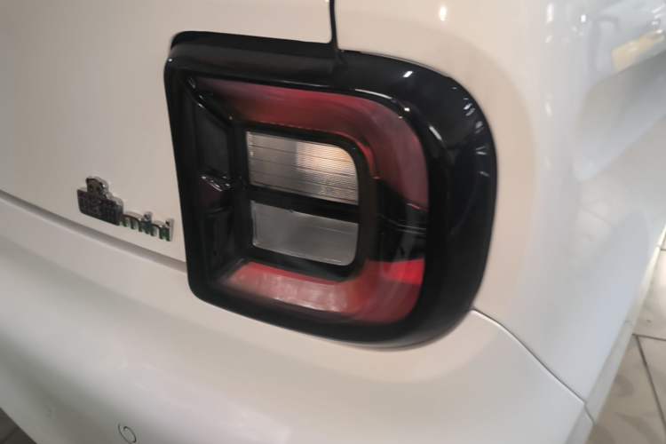 Used Geely Galaxy Panda 2024 Panda Mini 200km Endurance Bear Right Rear Taillight