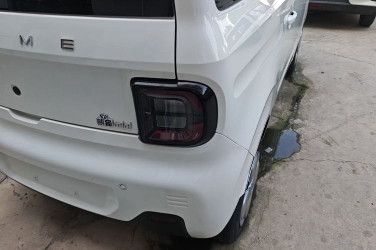 Used Geely Galaxy Panda 2024 Panda Mini 200km Endurance Bear Right Rear Taillight