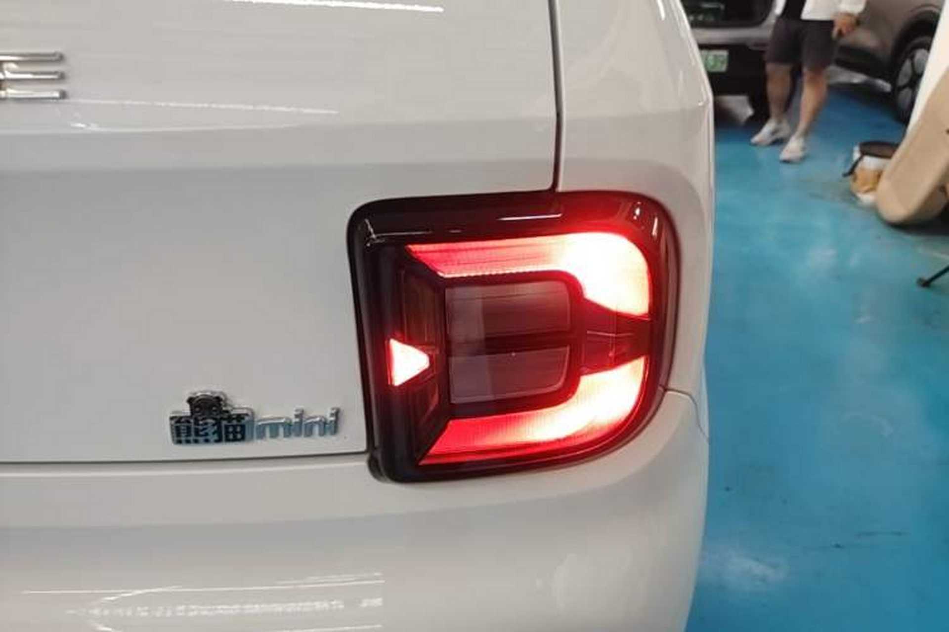 Used Geely Galaxy Panda 2024 Panda Mini 200km Endurance Bear Right Rear Taillight