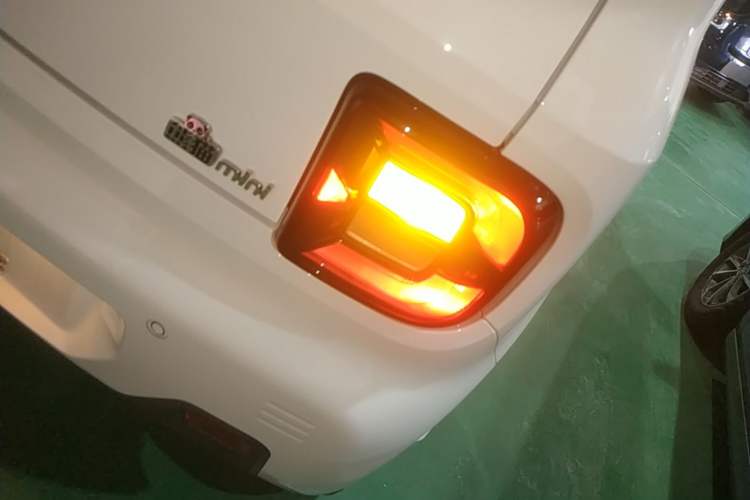 Used Geely Galaxy Panda 2024 Panda Mini 200km Endurance Bear Right Rear Taillight