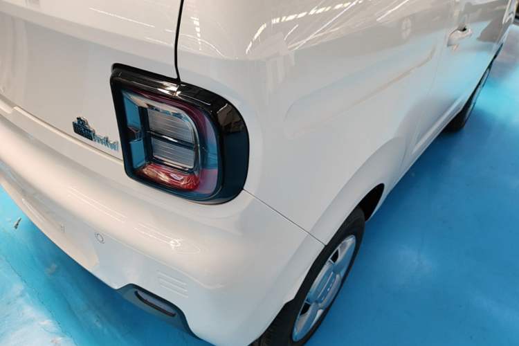 Used Geely Galaxy Panda 2024 Panda Mini 200km Endurance Bear Right Rear Taillight