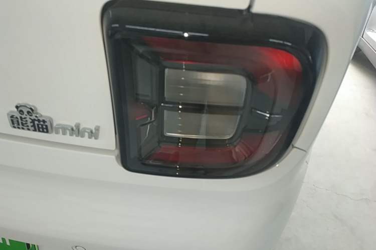 Used Geely Galaxy Panda 2024 Panda Mini 200km Endurance Bear Right Rear Taillight