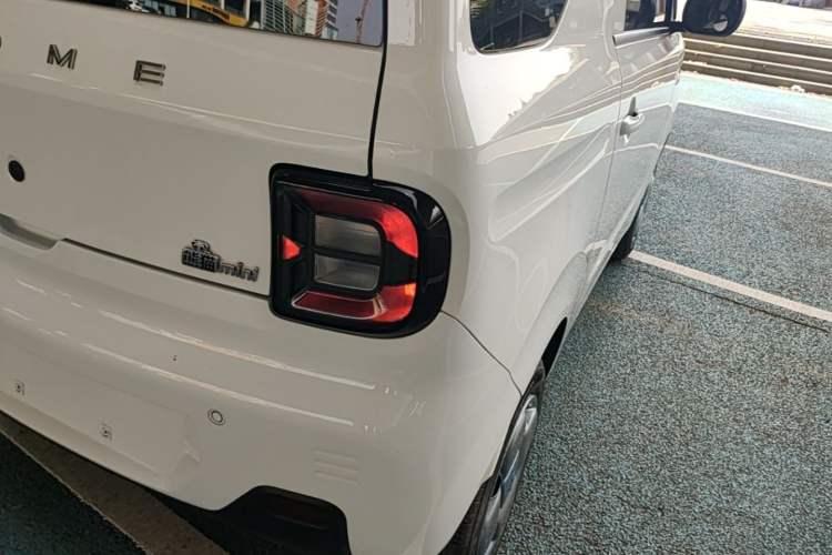 Used Geely Galaxy Panda 2024 Panda Mini 200km Dragon Edition Right Rear Taillight