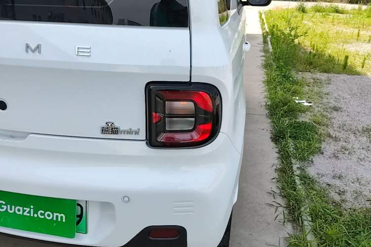 Used Geely Galaxy Panda 2024 Panda Mini 200km Endurance Bear Right Rear Taillight