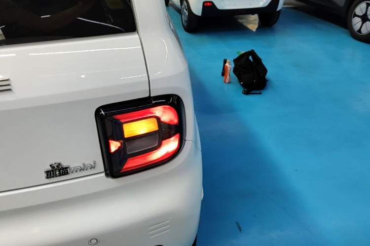 Used Geely Galaxy Panda 2024 Panda Mini 200km Endurance Bear Right Rear Taillight