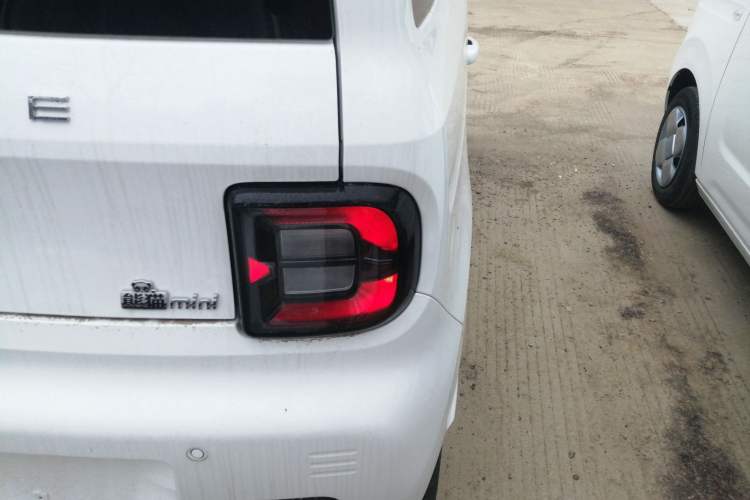 Used Geely Galaxy Panda 2024 Panda Mini 200km Endurance Bear Right Rear Taillight