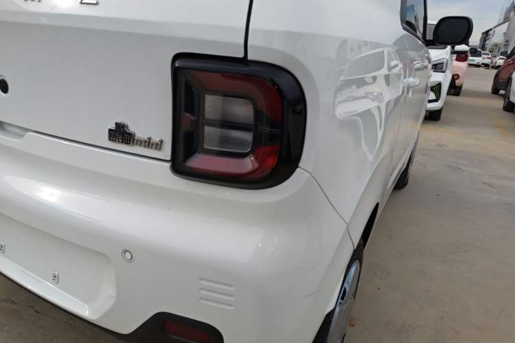 Used Geely Galaxy Panda 2024 Panda Mini 200km Endurance Bear Right Rear Taillight