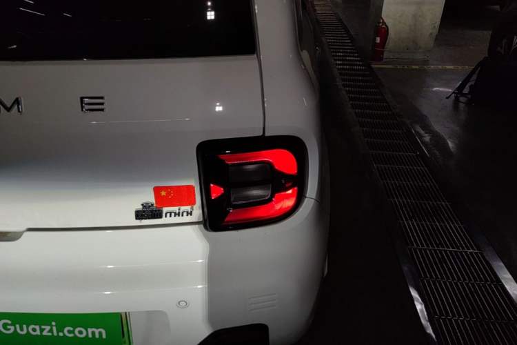 Used Geely Galaxy Panda 2024 Panda Mini 200km Endurance Bear Right Rear Taillight
