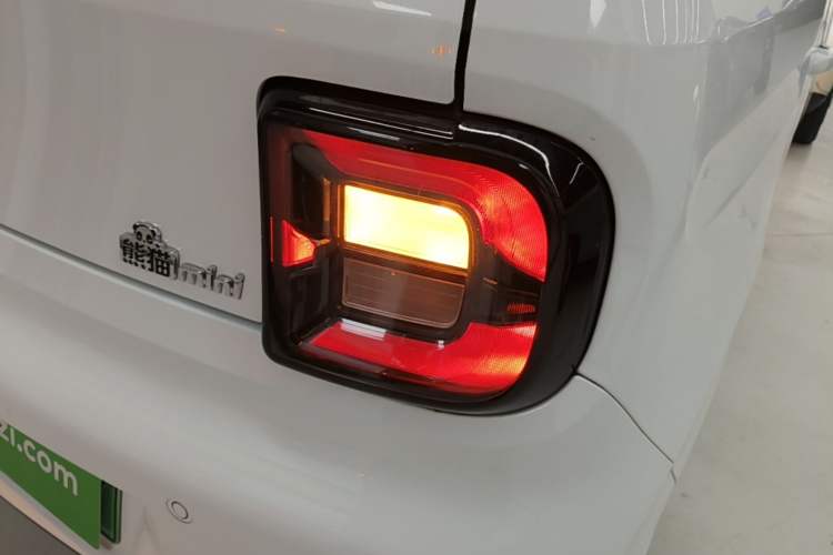 Used Geely Galaxy Panda 2024 Facelifted Panda Mini 200km Dragon Edition Right Rear Taillight