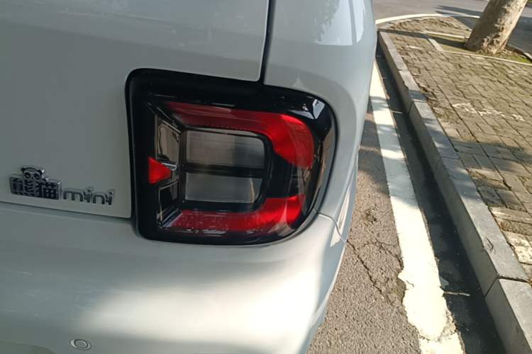 Used Geely Galaxy Panda 2024 Panda Mini 200km Endurance Bear Right Rear Taillight