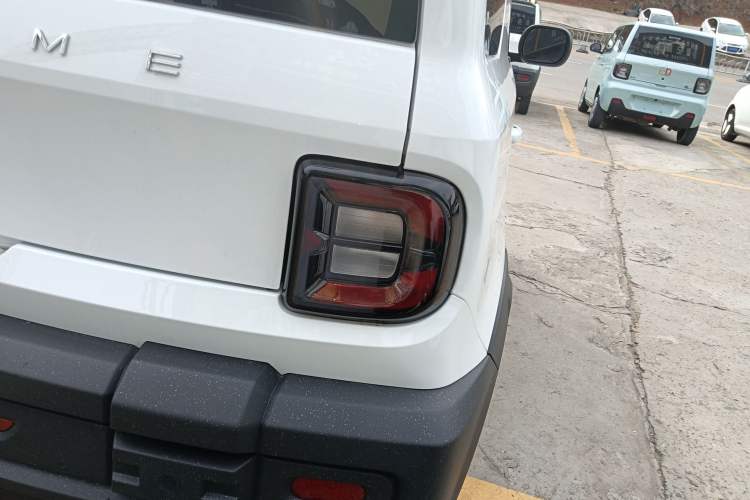 Used Geely Galaxy Panda 2024 200km Panda Rider Right Rear Taillight