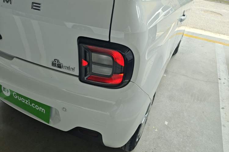 Used Geely Galaxy Panda 2024 Panda Mini 200km Endurance Bear Right Rear Taillight