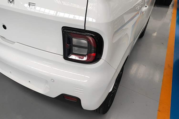 Used Geely Galaxy Panda 2024 Panda Mini 200km Endurance Bear Right Rear Taillight