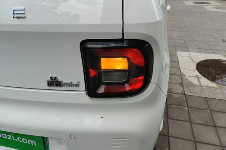 Used Geely Galaxy Panda 2024 Panda Mini 200km Endurance Bear Right Rear Taillight