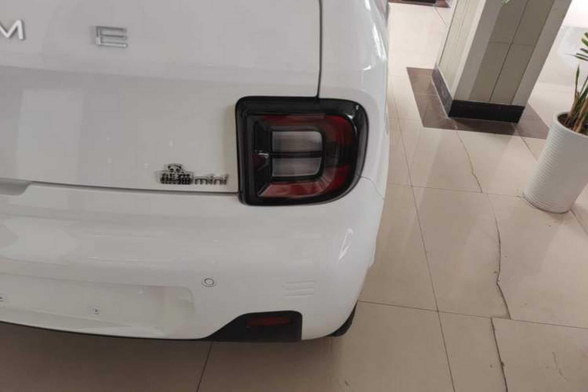Used Geely Galaxy Panda 2024 Panda Mini 200km Endurance Bear Right Rear Taillight