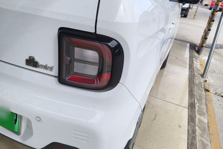 Used Geely Galaxy Panda 2024 Panda Mini 200km Endurance Bear Right Rear Taillight