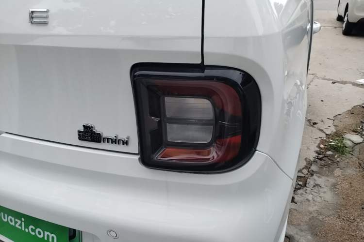 Used Geely Galaxy Panda 2024 Panda Mini 200km Endurance Bear Right Rear Taillight
