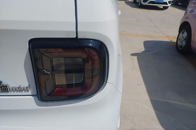 Used Geely Galaxy Panda 2024 Panda Mini 200km Endurance Bear Right Rear Taillight