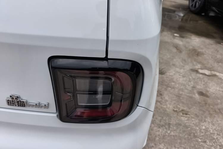 Used Geely Galaxy Panda 2024 Panda Mini 200km Longteng PRO Edition Right Rear Taillight