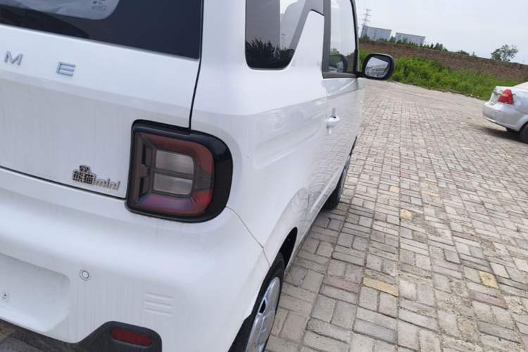 Used Geely Galaxy Panda 2024 Panda Mini 200km Endurance Bear Right Rear Taillight
