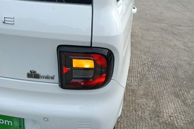 Used Geely Galaxy Panda 2024 Panda Mini 200km Longteng PRO Edition Right Rear Taillight