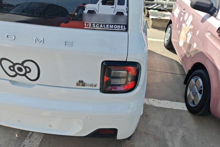 Used Geely Galaxy Panda 2024 Panda Mini 200km Endurance Bear Right Rear Taillight