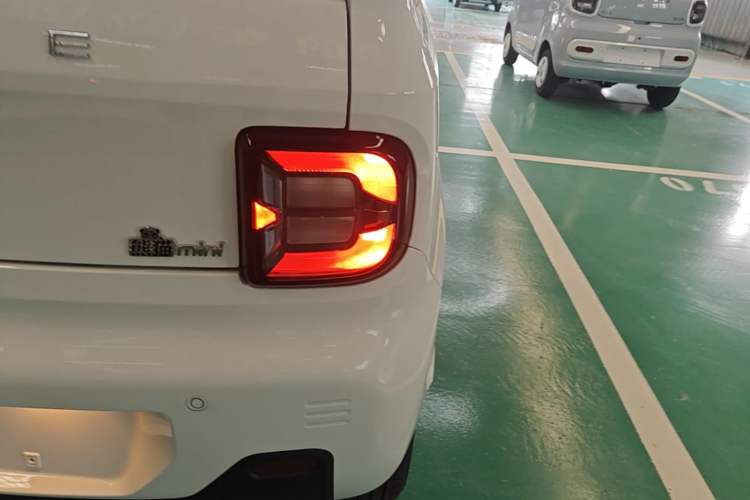 Used Geely Galaxy Panda 2024 Panda Mini 200km Longteng PRO Edition Right Rear Taillight