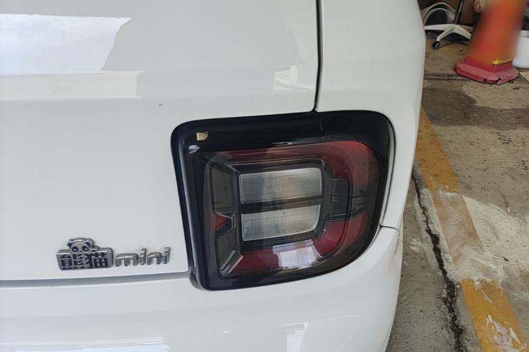 Used Geely Galaxy Panda 2024 Panda Mini 200km Endurance Bear Right Rear Taillight