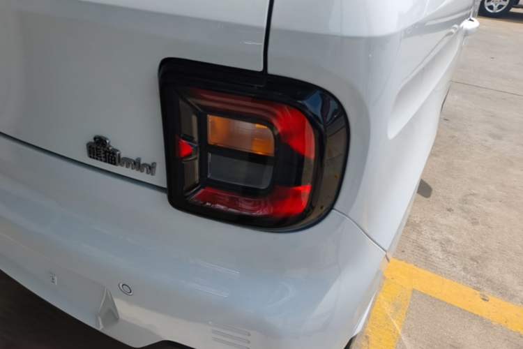Used Geely Galaxy Panda 2024 Panda Mini 200km Endurance Bear Right Rear Taillight