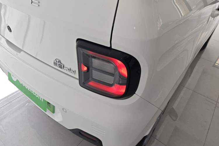 Used Geely Galaxy Panda 2024 Panda Mini 200km Endurance Bear Right Rear Taillight