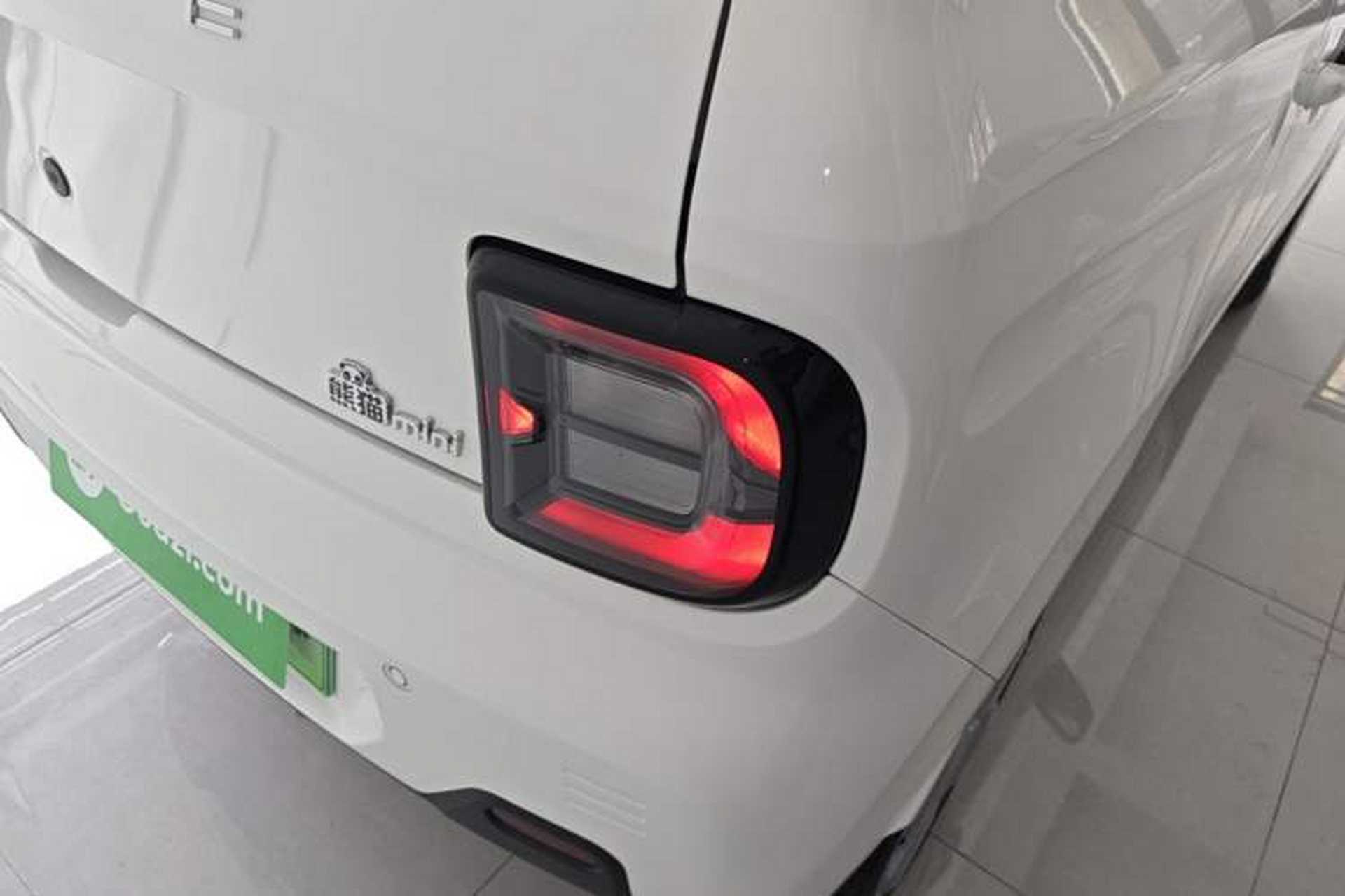 Used Geely Galaxy Panda 2024 Panda Mini 200km Endurance Bear Right Rear Taillight