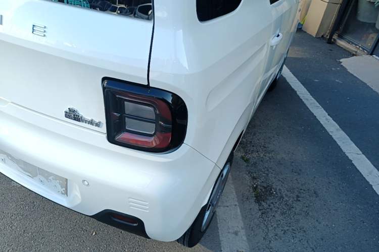 Used Geely Galaxy Panda 2024 Panda Mini 200km Longteng PRO Edition Right Rear Taillight