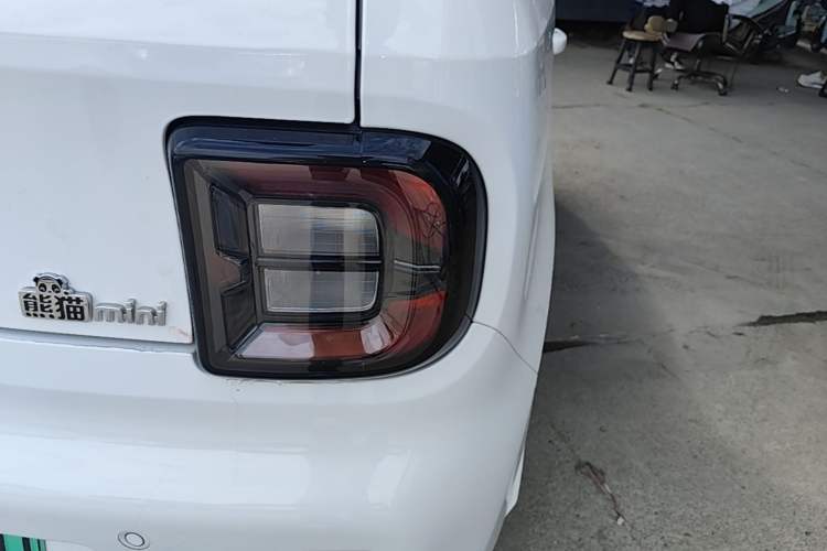 Used Geely Galaxy Panda 2024 Panda Mini 200km Endurance Bear Right Rear Taillight