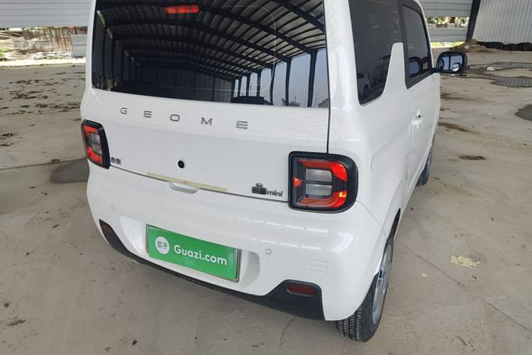 Used Geely Galaxy Panda 2024 Panda Mini 200km Endurance Bear Right Rear Taillight