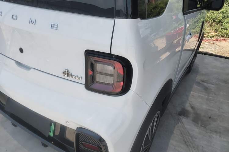 Used Geely Galaxy Panda 2024 200km Panda Kart Right Rear Taillight
