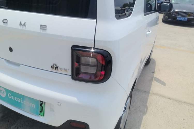 Used Geely Galaxy Panda 2024 Panda Mini 200km Endurance Bear Right Rear Taillight