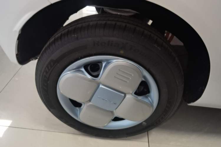 Used Geely Galaxy Panda 2024 Panda Mini 200km Endurance Bear Right Rear Wheel Hub