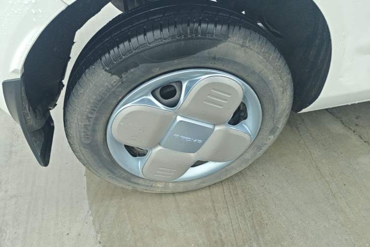 Used Geely Galaxy Panda 2024 Panda Mini 200km Endurance Bear Right Rear Wheel Hub
