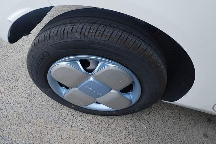 Used Geely Galaxy Panda 2024 Panda Mini 200km Endurance Bear Right Rear Wheel Hub
