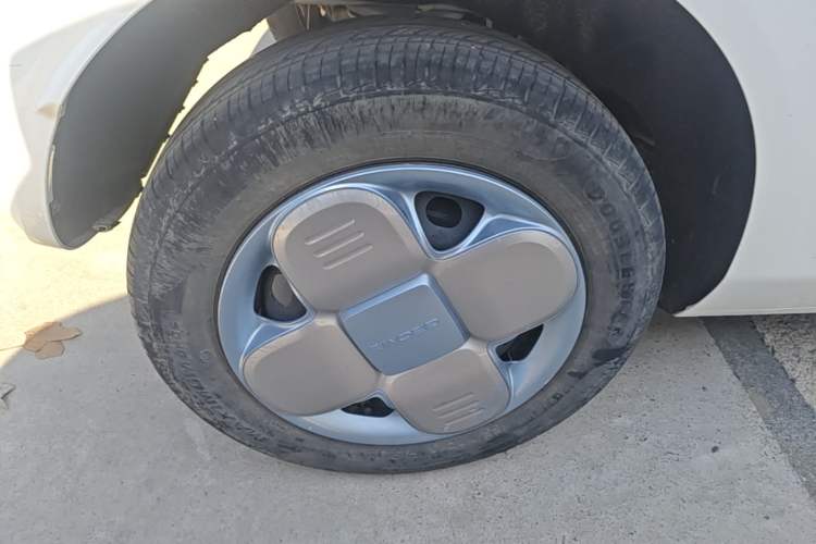 Used Geely Galaxy Panda 2024 Panda Mini 200km Endurance Bear Right Rear Wheel Hub