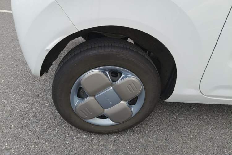 Used Geely Galaxy Panda 2024 Panda Mini 200km Endurance Bear Right Rear Wheel Hub