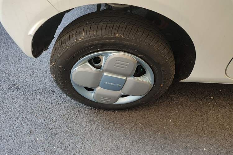 Used Geely Galaxy Panda 2024 Panda Mini 200km Endurance Bear Right Rear Wheel Hub