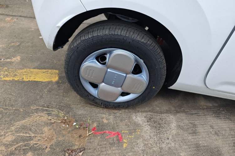 Used Geely Galaxy Panda 2024 Panda Mini 200km Endurance Bear Right Rear Wheel Hub