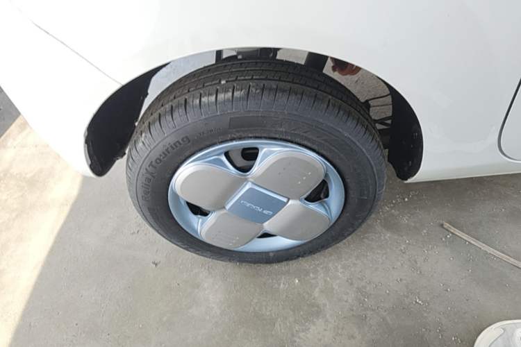 Used Geely Galaxy Panda 2024 Panda Mini 200km Endurance Bear Right Rear Wheel Hub