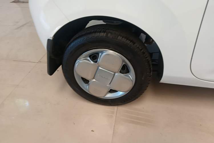 Used Geely Galaxy Panda 2024 Panda Mini 200km Endurance Bear Right Rear Wheel Hub